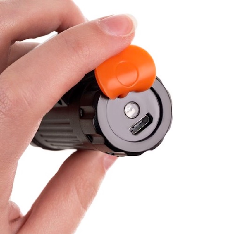 Genopladelig forlygte med LED