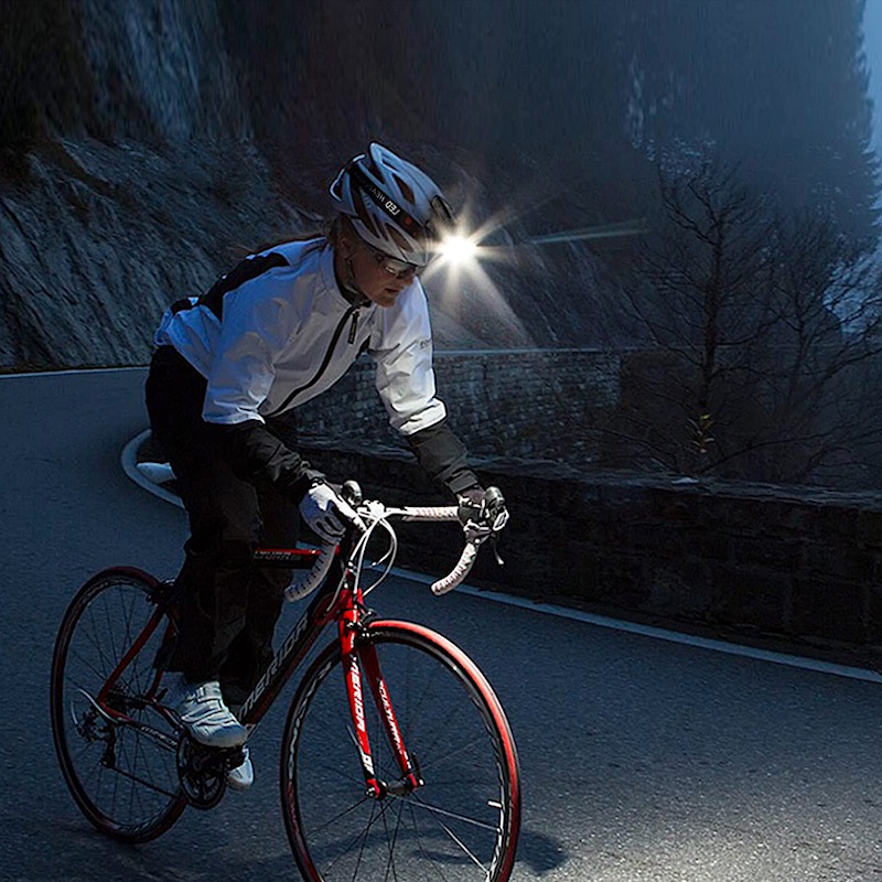 Genopladelig forlygte med LED