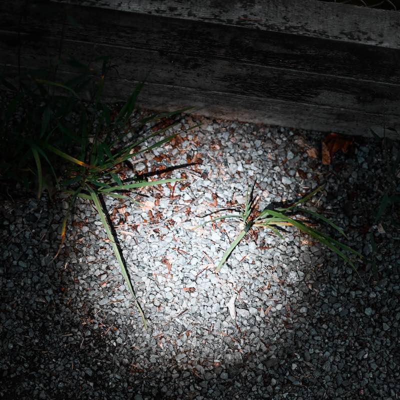 Stærk lommelygte med LED-teknologi